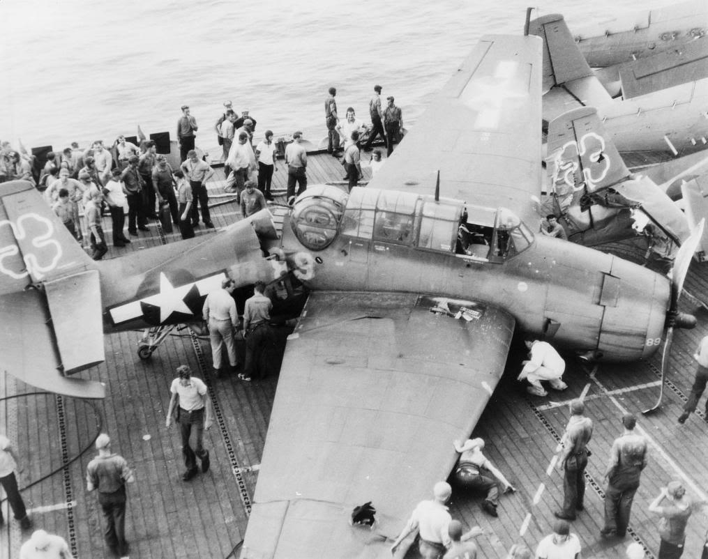 Photo Tbm Avenger Of Composite Squadron Vc 76 After A Crash Landing Aboard The Escort Carrier Uss Petrof Bay 1945 World War Ii Database