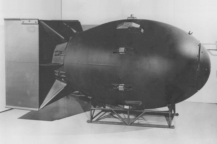 atom bomb ww2
