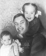 Aleksandr Pokryshkin with his children Svetlana and Sasha, circa mid-1940s