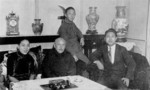 Zhang Jinghui with family, circa 1930s