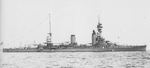 El acorazado Fuso se prepara para una revisión de la flota en Yokohama, Japón, el 3 de febrero de 1928