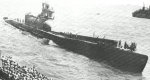 Submarino I-400 en el puerto al lado de American Submarine Tender USS Proteus, alrededor de 1945 o principios de 1946