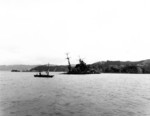 Tone hundido en aguas poco profundas, Kure, Japón, 8 de octubre de 1945