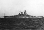 El acorazado Yamato en marcha, alrededor de finales de 1941, foto 2 de 2