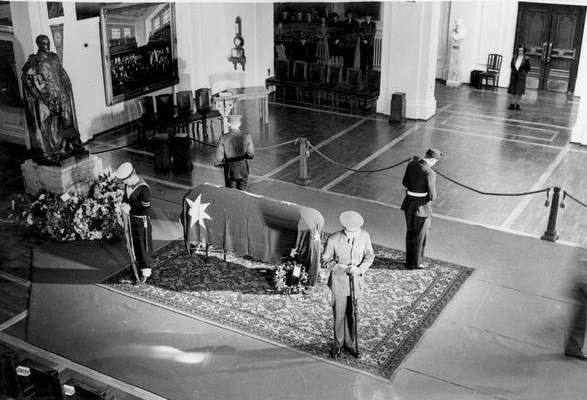 Former Prime Minister John Curtin's casket laying under military guard, Provisional Parliament House, Canberra, Australia, 6 Jul 1945