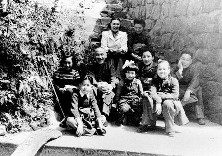 Chiang Kaishek, Song Meiling, Chiang Ching-kuo, Faina Ipat'evna Vakhreva, and other Chiang family members in Taiwan, Republic of China, late 1949