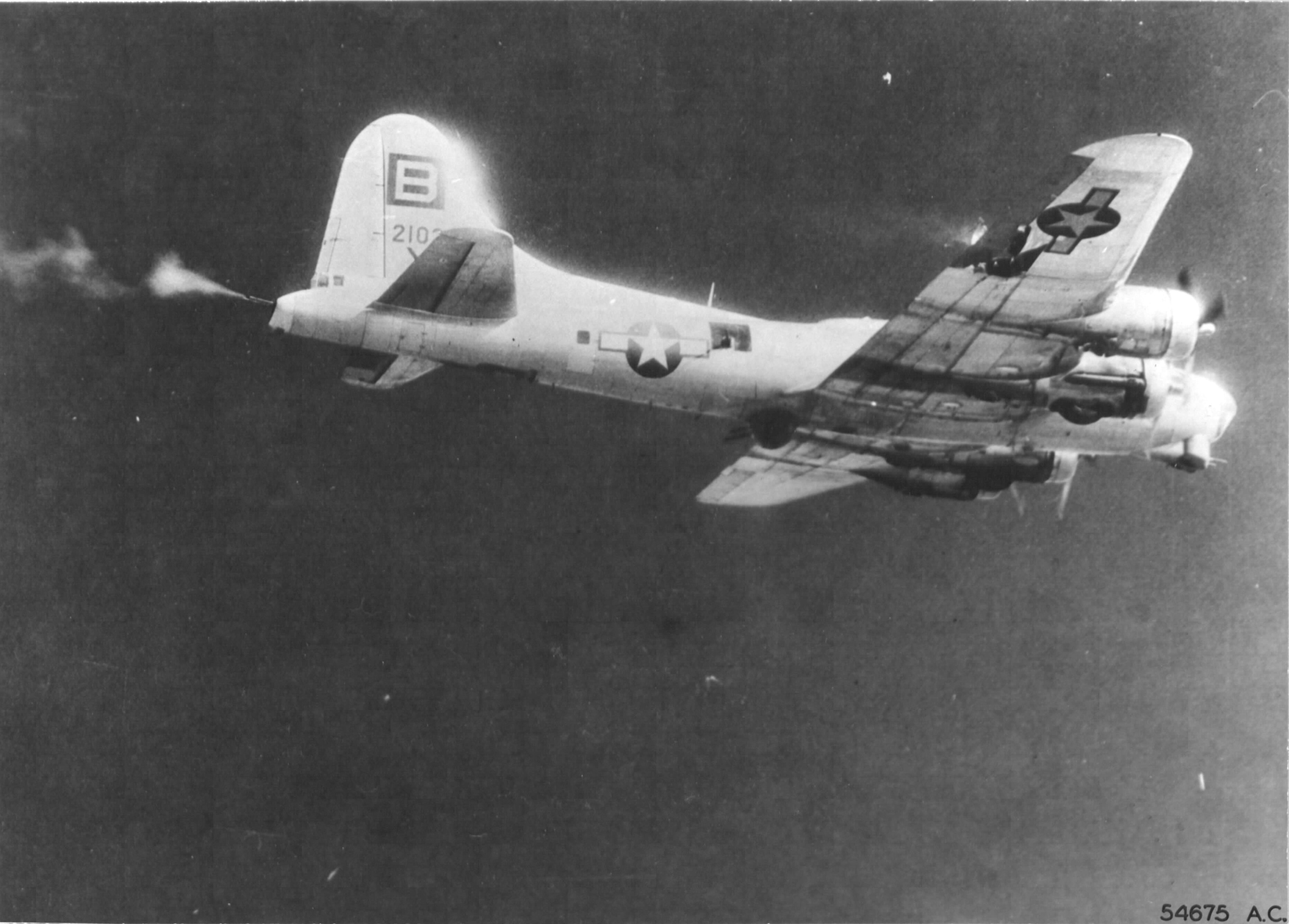 [Photo] B-17G Fortress “The Thomper” Is Under Fighter Attack And The ...