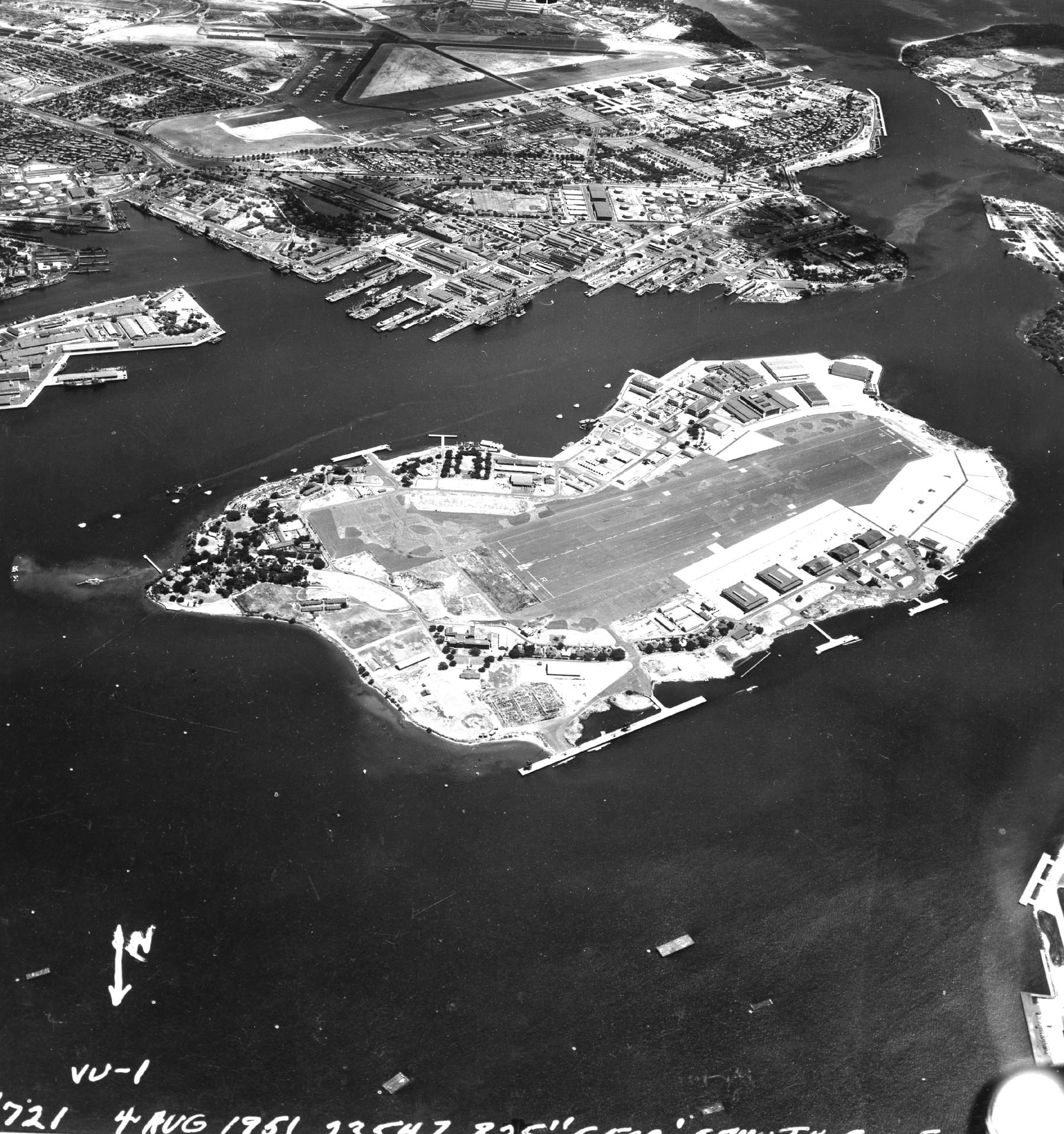 [Photo] Ford Island, Pearl Harbor shipyard, and Hickam Field, Oahu ...