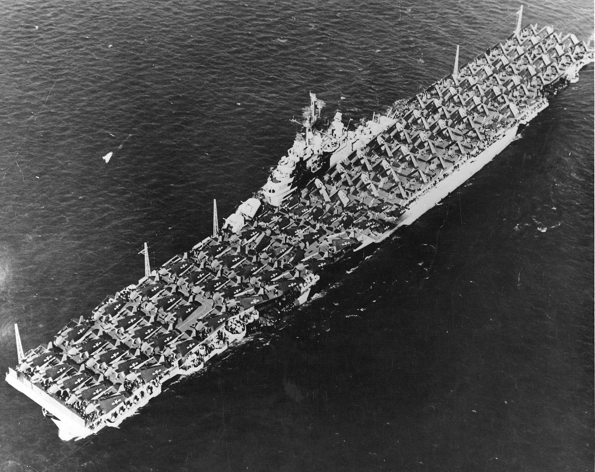 USS Essex departing San Francisco Naval Shipyard, California, United States, 15 Apr 1944, photo 4 of 4; note camouflage measure 32 design 6/10D