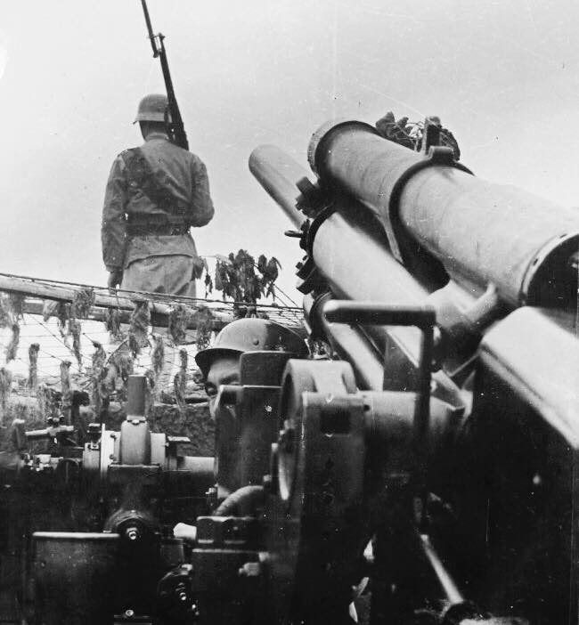 15 cm sFH 18 heavy field artillery in Chinese Army service, date unknown