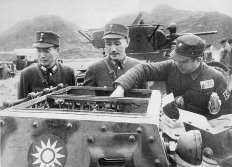Chiang Kaishek inspecting a L3/33 tankette, China, 1930s
