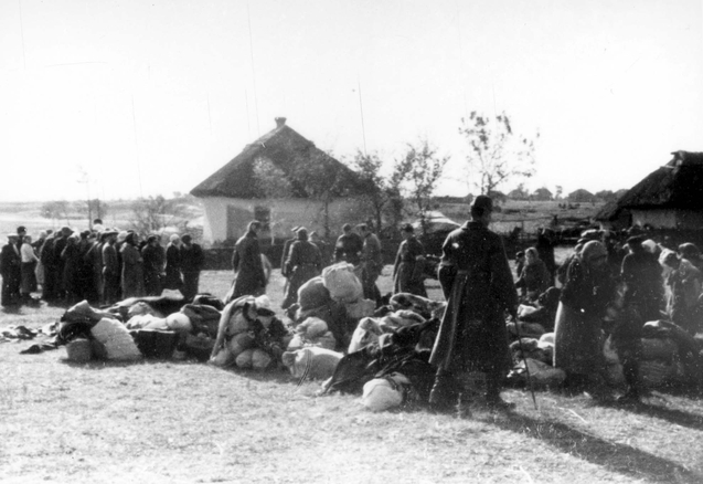 Jews turning over personal belongings, Lubny, Ukraine, 16 Oct 1941