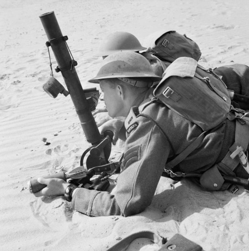 Rhodesian troops of 60th King's Royal Rifle Corps training with 2-inch mortar in North Africa, 12 May 1942, photo 2 of 2