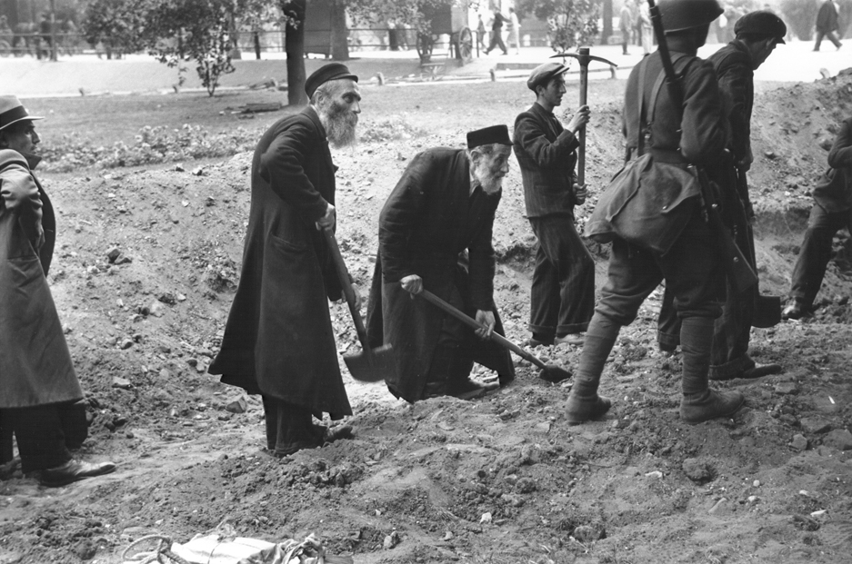 Civilians digging anti-tank trenches, Warsaw, Poland, Sep 1939