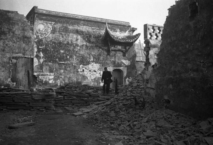 City of Changde in ruins, Hunan Province, China, 25 Dec 1943, photo 07 of 22