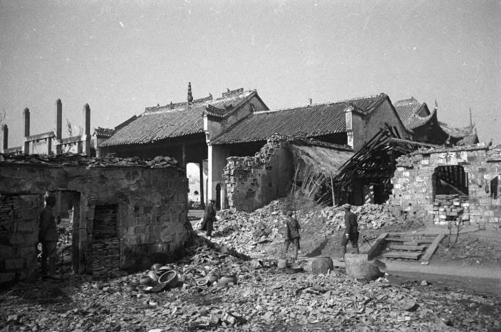 City of Changde in ruins, Hunan Province, China, 25 Dec 1943, photo 18 of 22