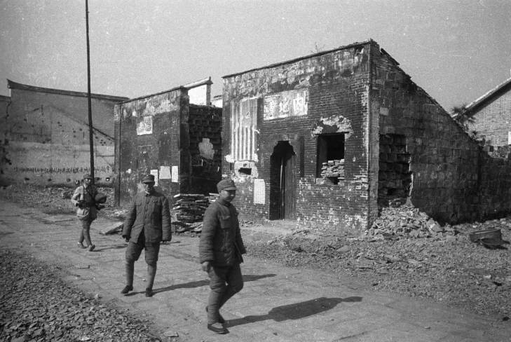 Chinese soldiers in the ruined city of Changde, Hunan Province, China, 25 Dec 1943