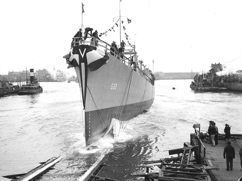 Fletcher-class destroyer Hoel being launched at the Bethlehem Shipyard, San Francisco, California, United States, 19 Dec 1942.