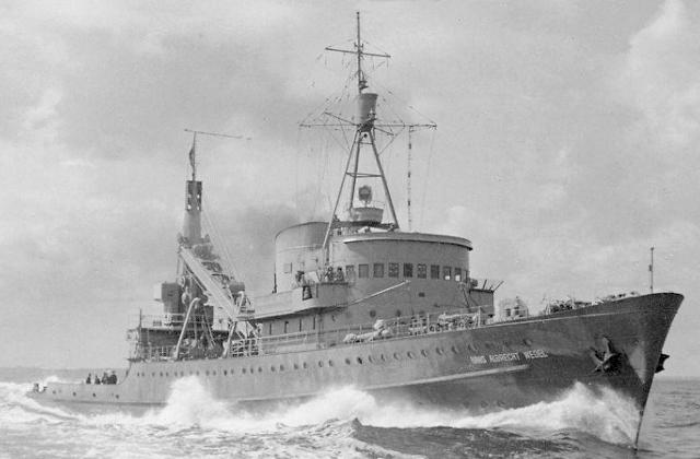 Seaplane tender Hans Albrecht Wedel underway, circa 1941