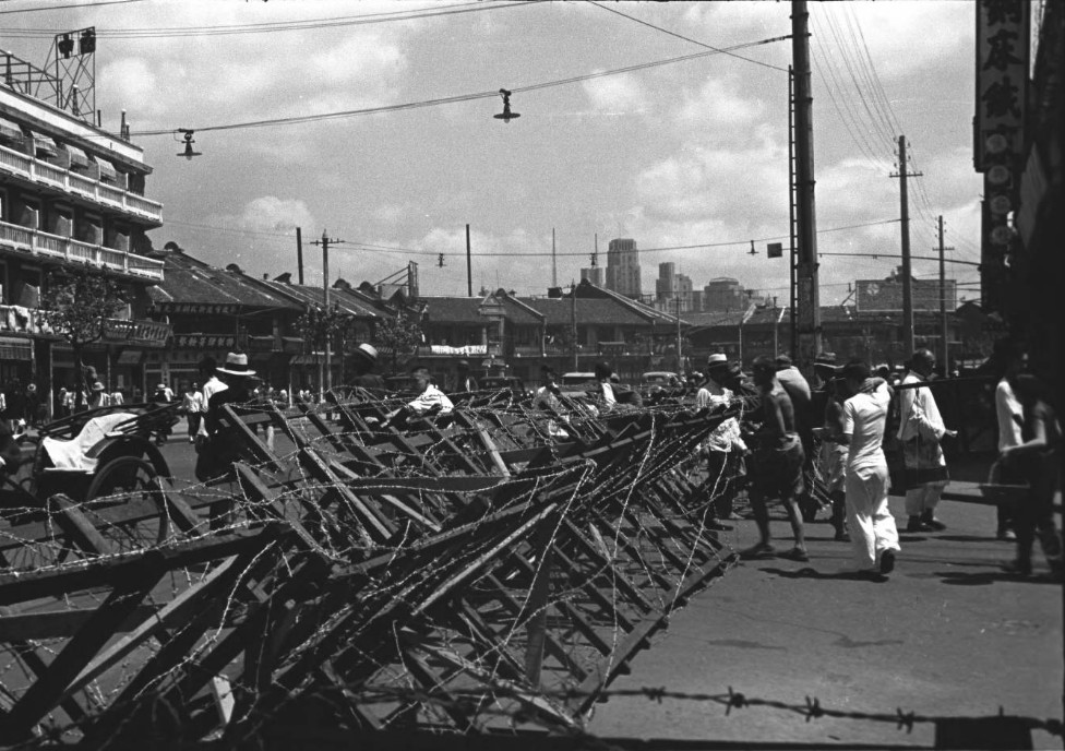 [Photo] Barricades on the street, French Concession Zone, Shanghai ...