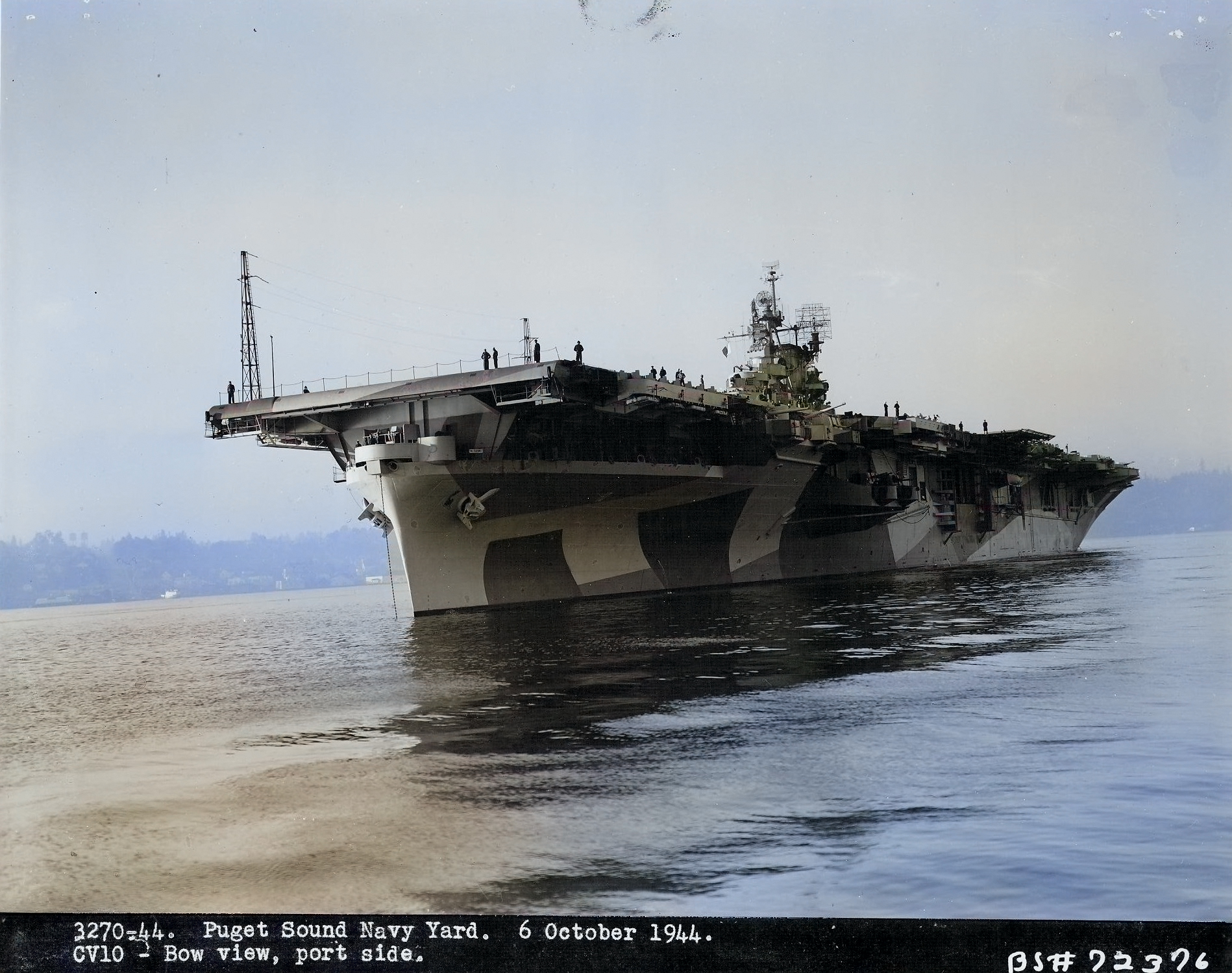 [Photo] USS Yorktown (Essex-class) In The Puget Sound, Washington ...