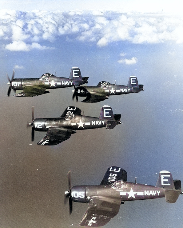 [Photo] F4U-4 Corsair fighters of US Navy squadron VF-671 in flight ...