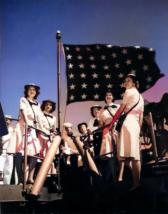 WAVES personnel at the bow of Missouri, Norfolk Navy Yard, Virginia, United States, during her shakedown period, 19 Aug 1944 [Colorized by WW2DB]