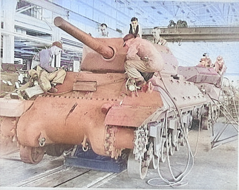 M10 tank destroyer under construction in a General Motors factory in the United States, Mar 1943 [Colorized by WW2DB]