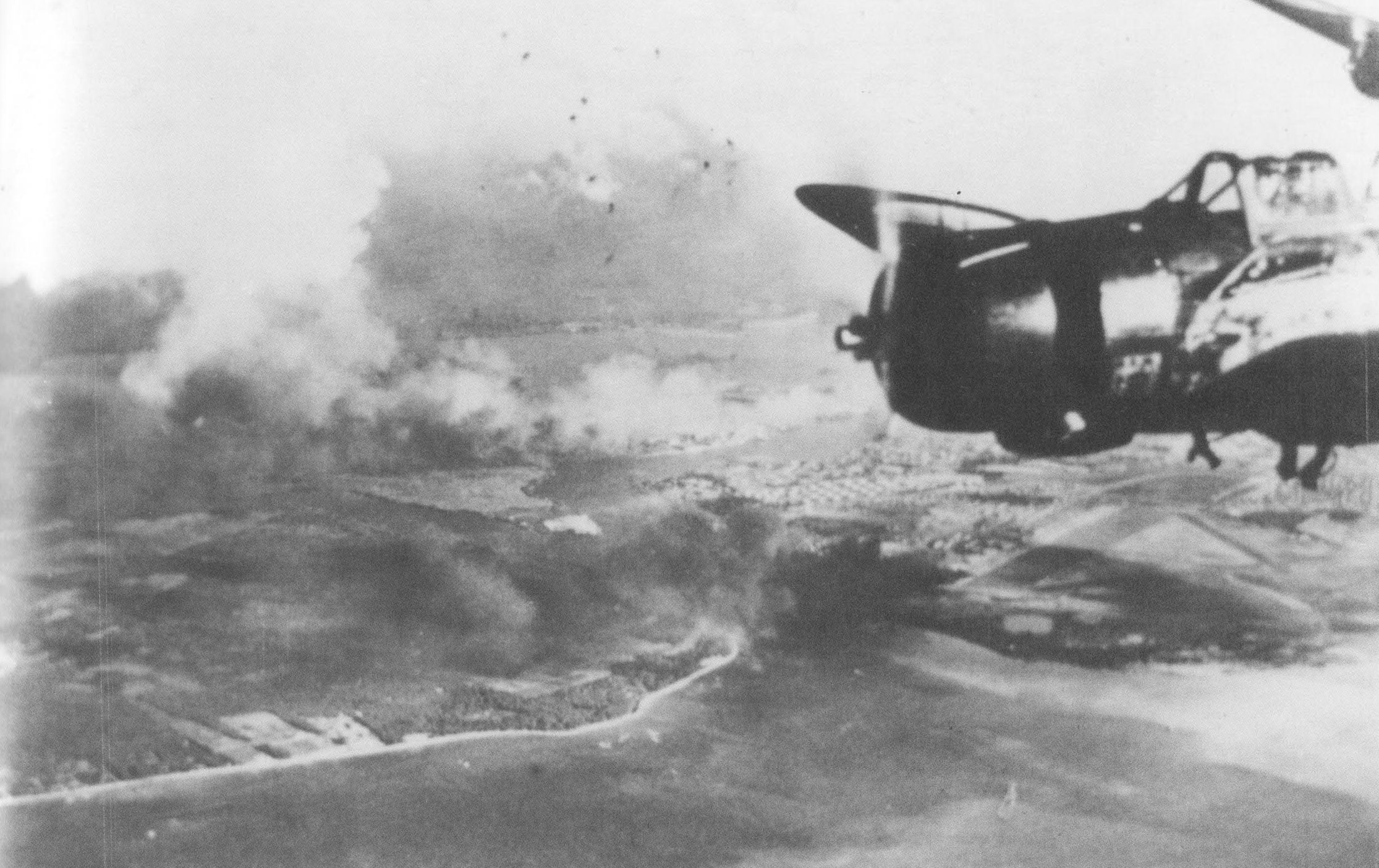 B5N torpedo bombers of carrier Kaga in flight over US Territory of Hawaii, 7 Dec 1941