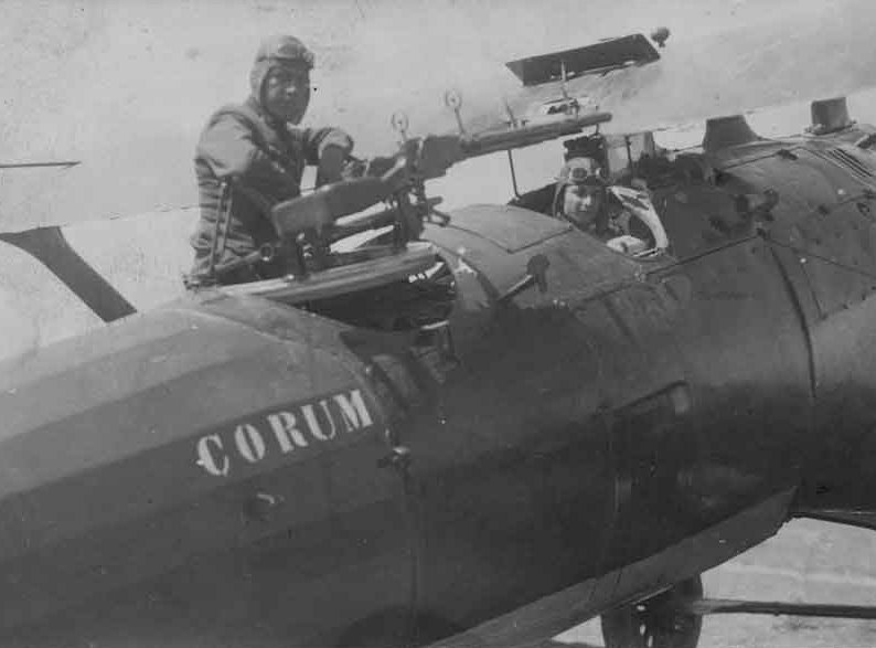 Turkish Bre.19 bomber 'Çorum' and its crew, circa 1930s