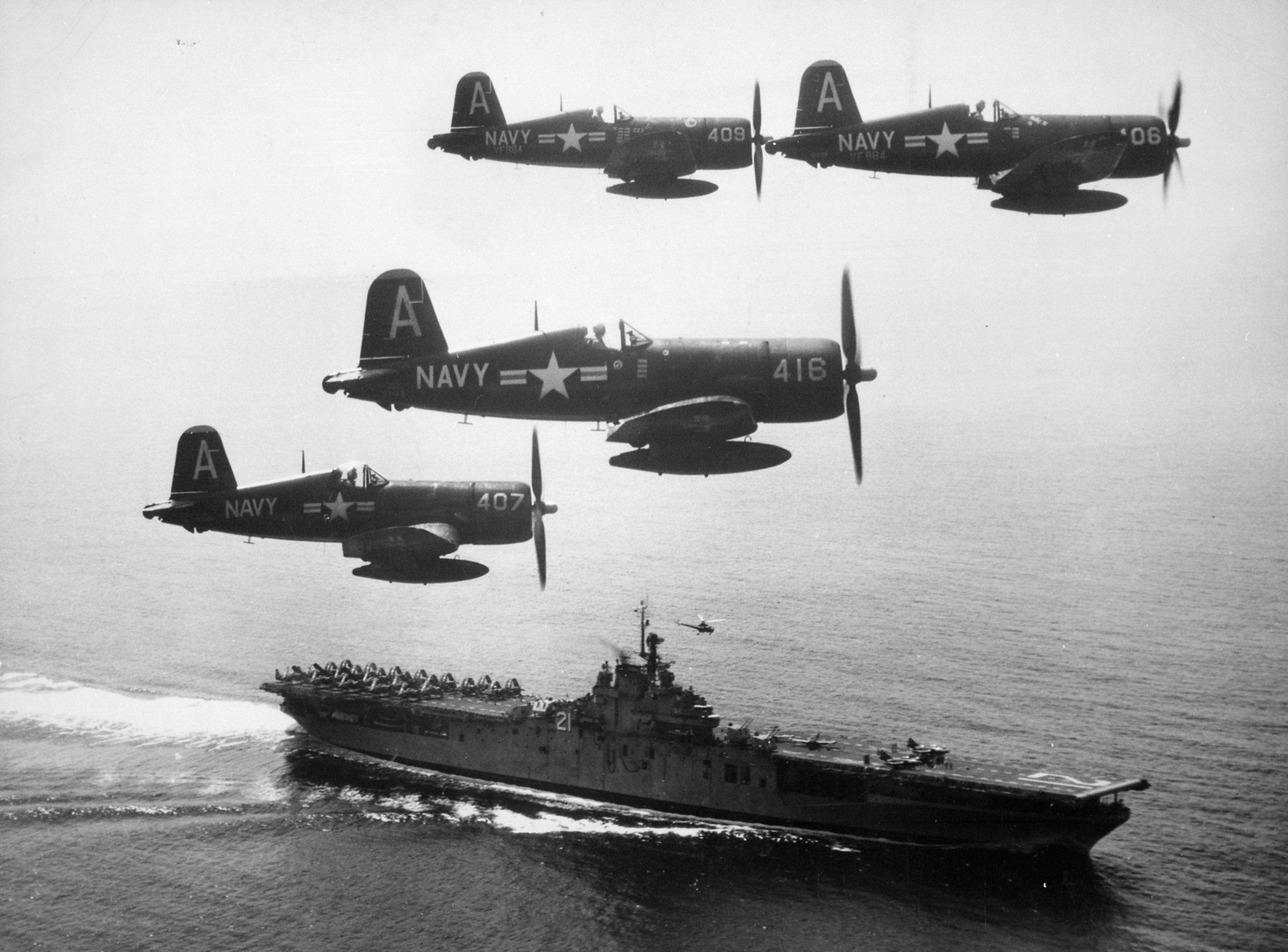 [photo] F4u 4 Corsair Fighters Of Us Navy Squadron Vf 884 Flying Above