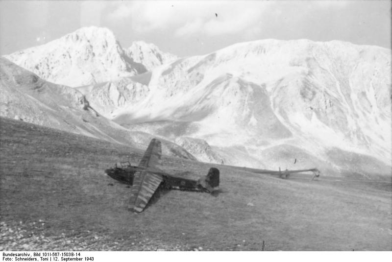 German DFS 230 C-1 gliders at Gran Sasso, Italy, 12 Sep 1943, photo 3 of 4