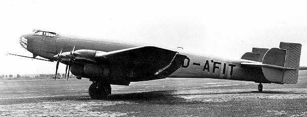 Ju 89 prototype heavy bomber at rest, Apr 1937, photo 1 of 2