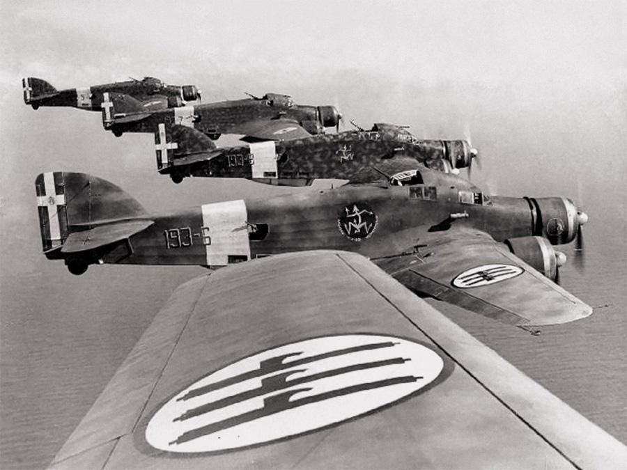 [Photo] SM.79 Bombers Of 193rd Squadron, 30th Wing, 87th Group, Regia ...