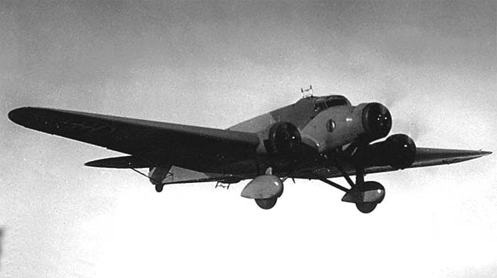 SM.81 bomber in flight, date unknown, photo 3 of 3