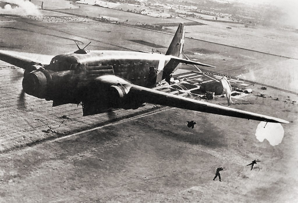 SM.82 Marsupiale transport delivering paratroopers, circa early 1940s