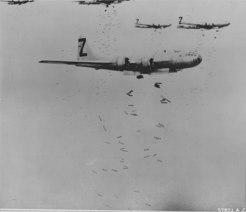 B-29 bombers of US 500th Bomb Group dropping incendiary bombs over Yokohama, Japan, 29 May 1945