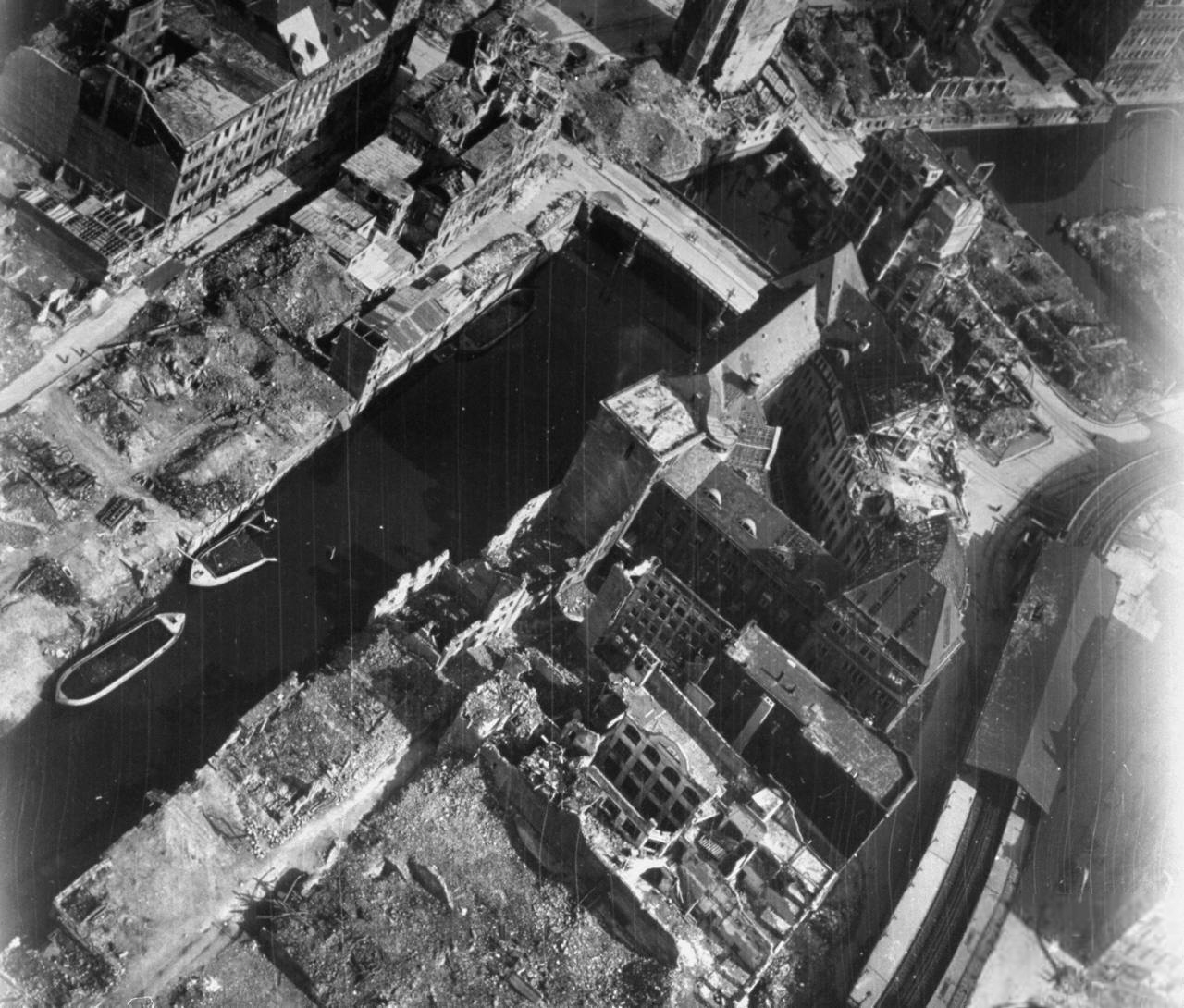 Hamburg, Germany in ruins, 1945; note Heiligengeistbrücke bridge at top