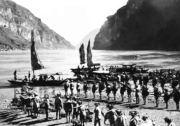 Chinese troops at a ferry point along the Yangtze River, Hubei Province, China, Feb 1943