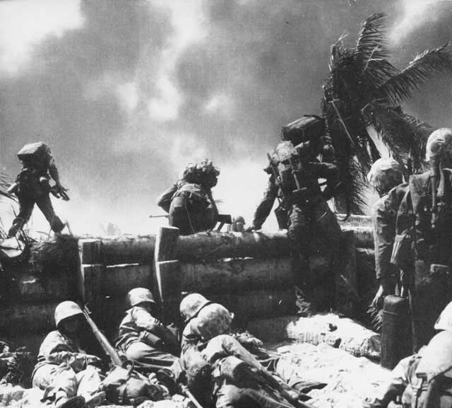 US Marines fighting on Betio, Tarawa Atoll, Nov 1943, photo 2 of 2