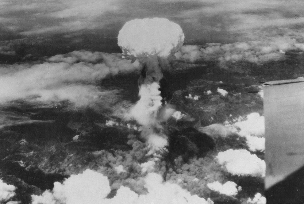 Mushroom cloud over Nagasaki, Japan, 9 Aug 1945, photo 7 of 9