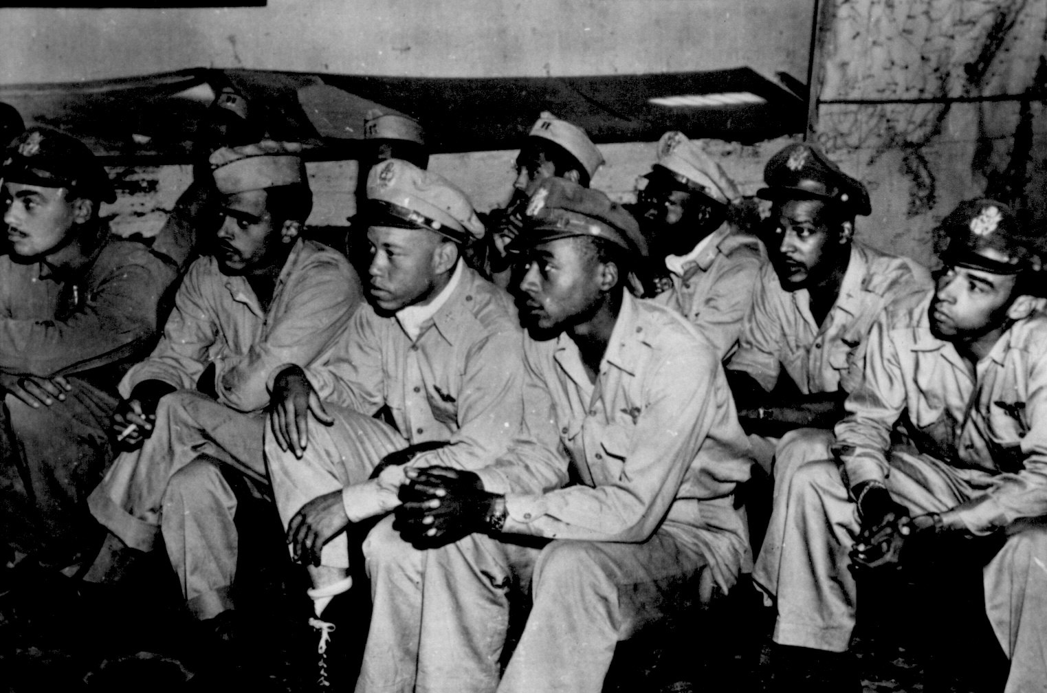 [Photo] African-American Pilots Of The 15th US Army Air Force Receiving ...