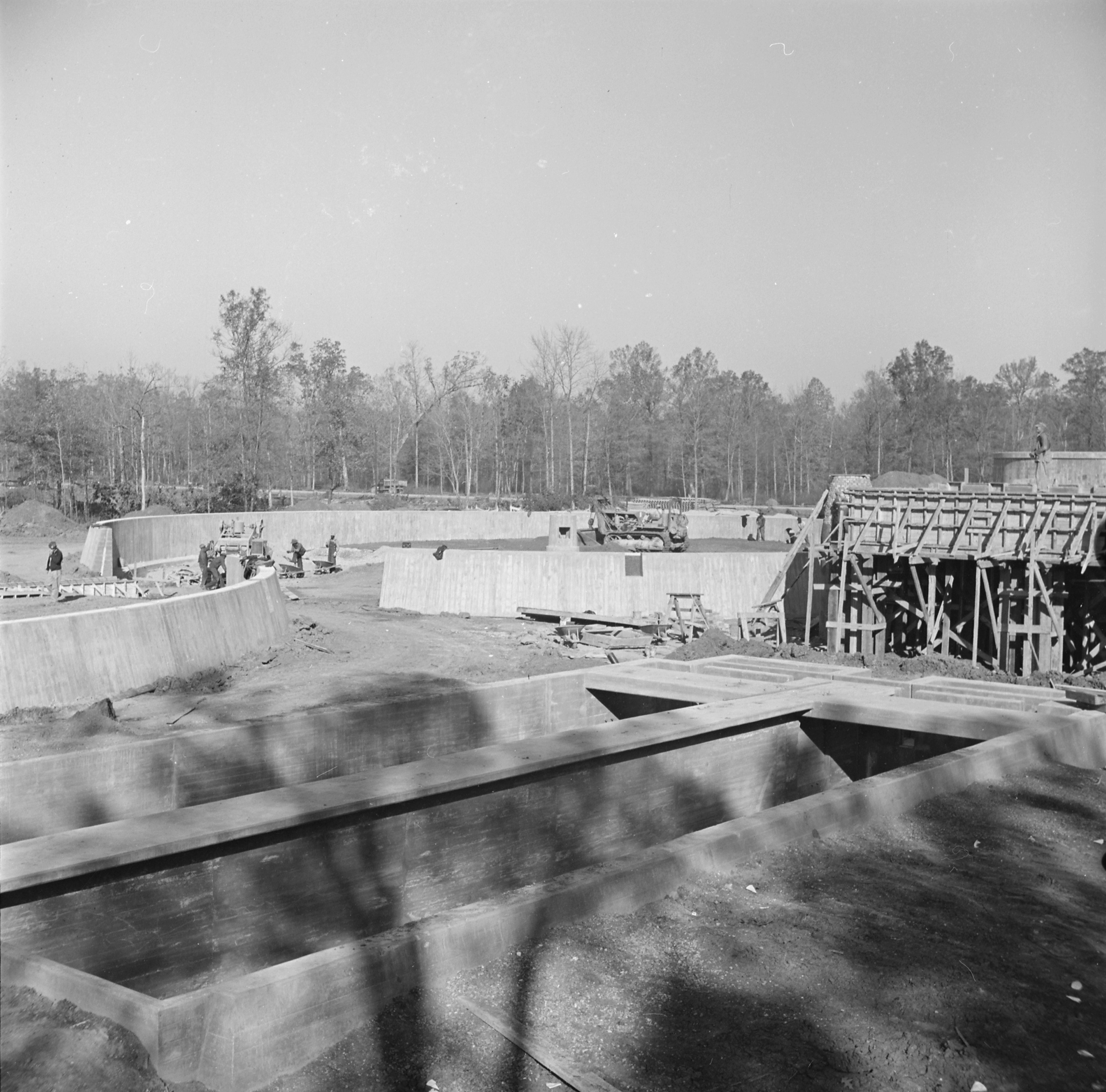 Construction of the sewage disposal plant at Jerome War Relocation Center, Arkansas, United States, 14 Nov 1942, photo 4 of 5