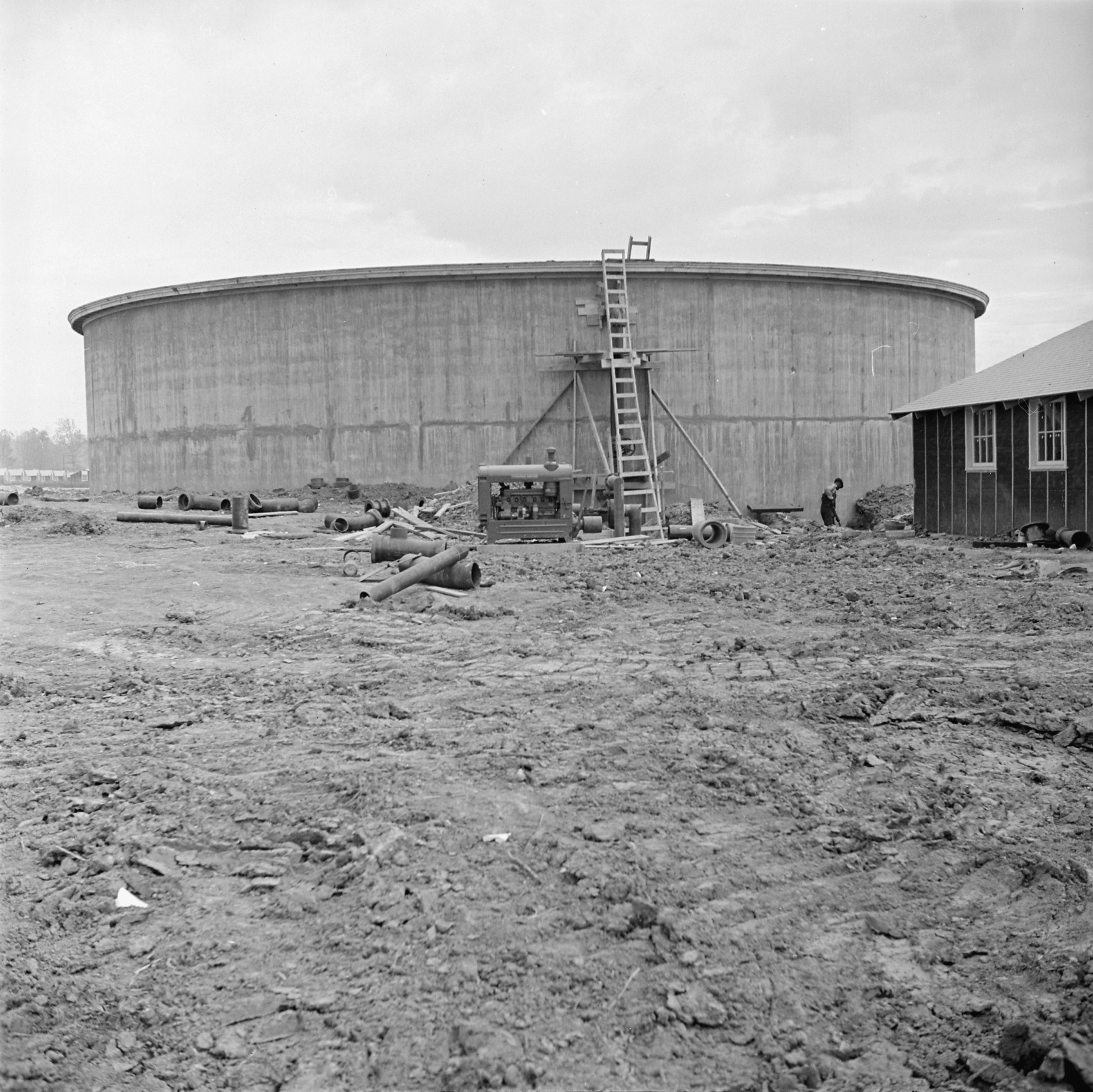Construction of the water storage tank at Jerome War Relocation Center, Arkansas, United States, 16 Nov 1942