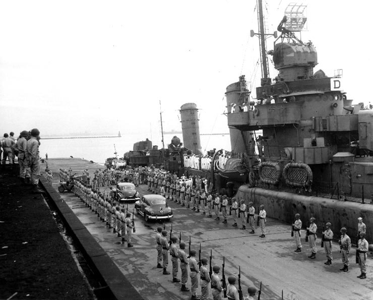 11th Airborne Division Reconnaissance Battalion honor guards presented arms as Allied represented arrived to board destroyer Buchanan for battleship Missouri, 2 Sep 1945