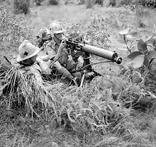 Vickers machine gun crew of the British 1st Manchester Regiment, Malaya, 17 Oct 1941