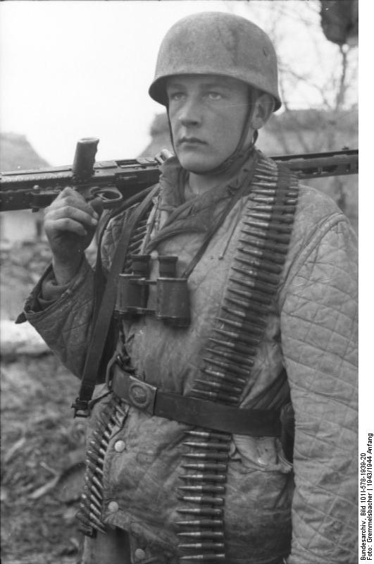 German paratrooper with MG 42 heavy machine gun, Monte Cassino, Italy, 1943-1944