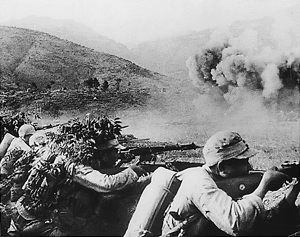 Chinese soldiers defending a position in Yunnan, China along the Nu (Salween) River, circa Jun 1943