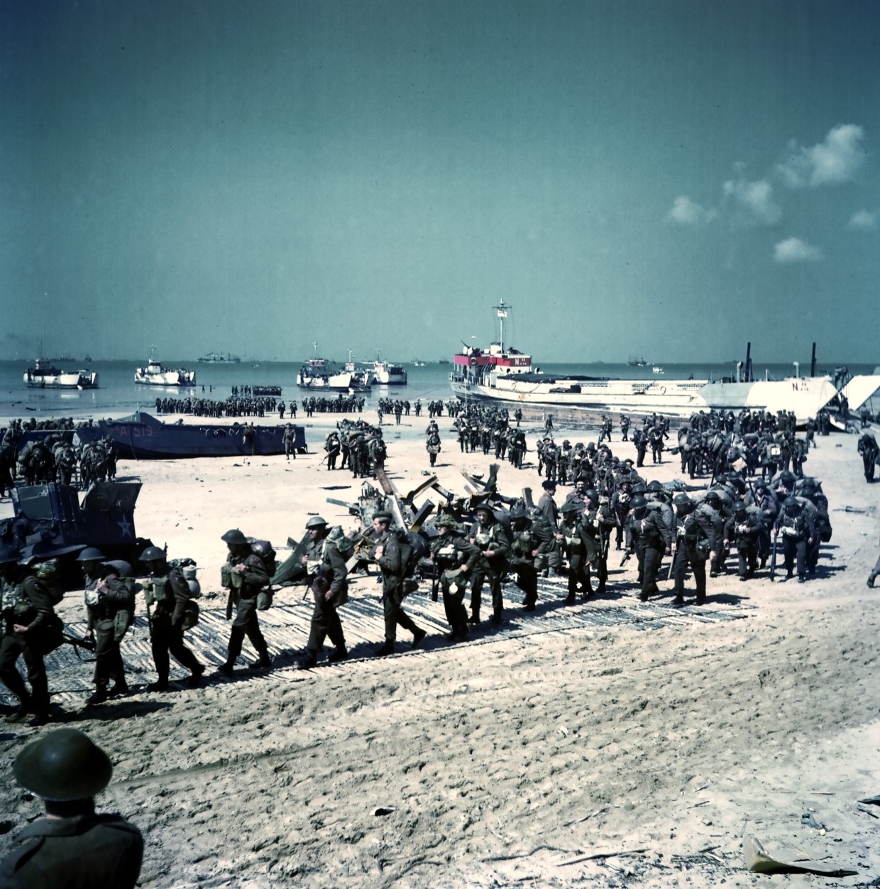 Canadian soldiers on Juno Beach, Normandy, France, 6 Jun 1944