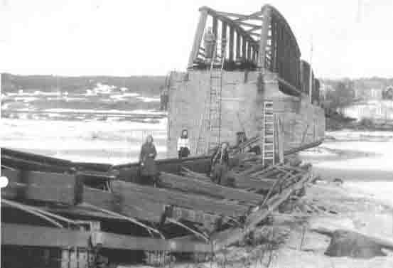 Destroyed Hegra road bridge, Stjørdal, Norway, Apr 1940